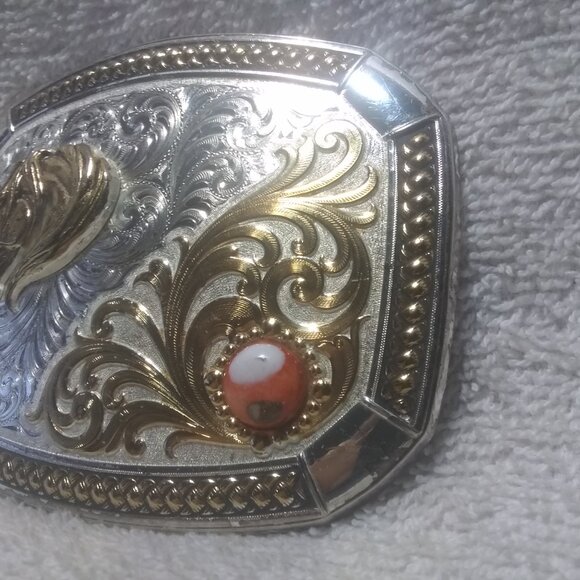 Montana Silversmiths Buckle Horse Head Gold Swirl Corner Stone Fully Engraved - Picture 4 of 10